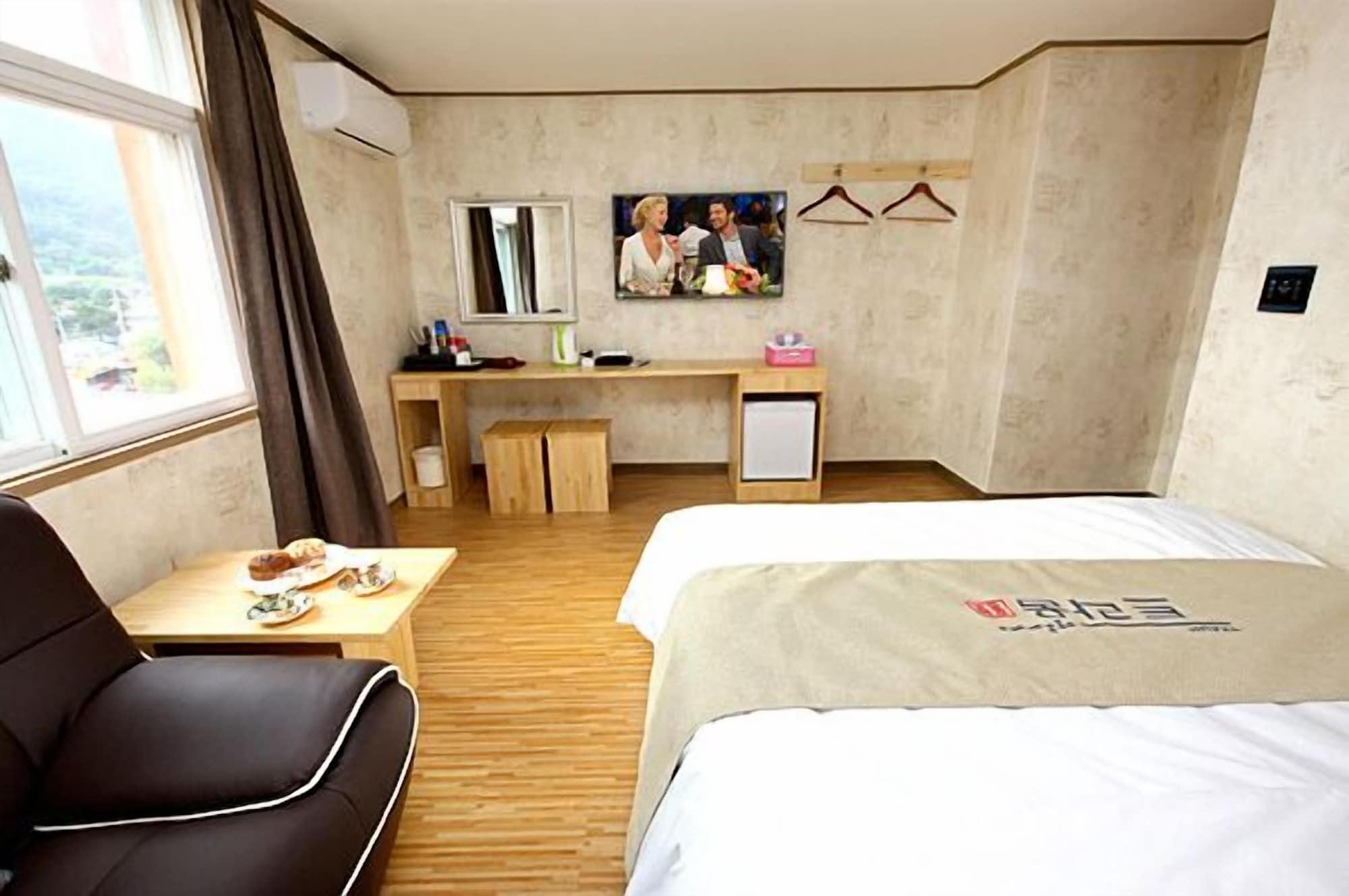 Traum Hotel & Condo Gapyeong Ngoại thất bức ảnh