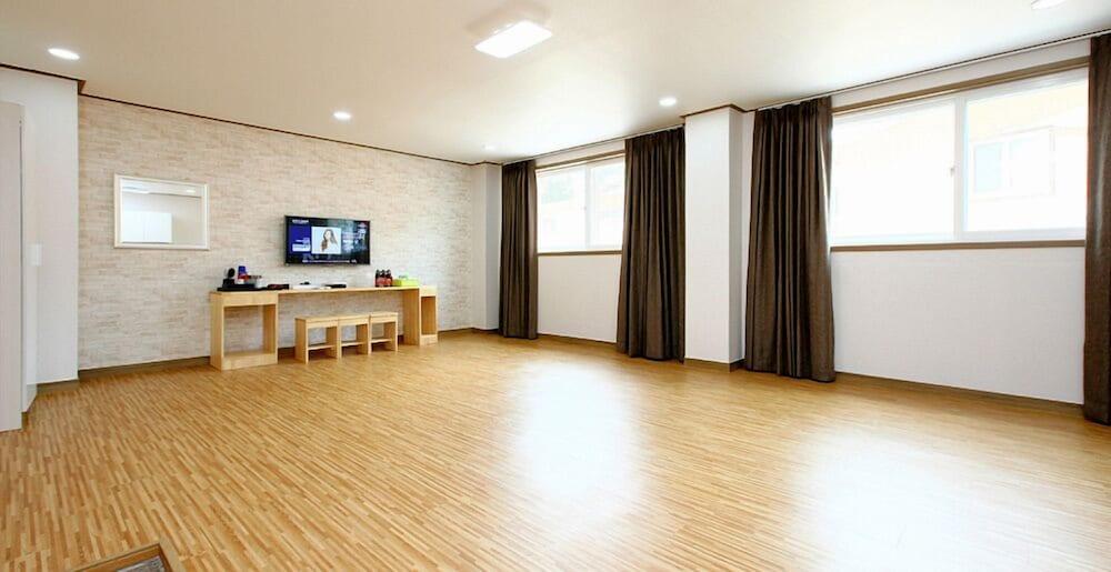 Traum Hotel & Condo Gapyeong Ngoại thất bức ảnh