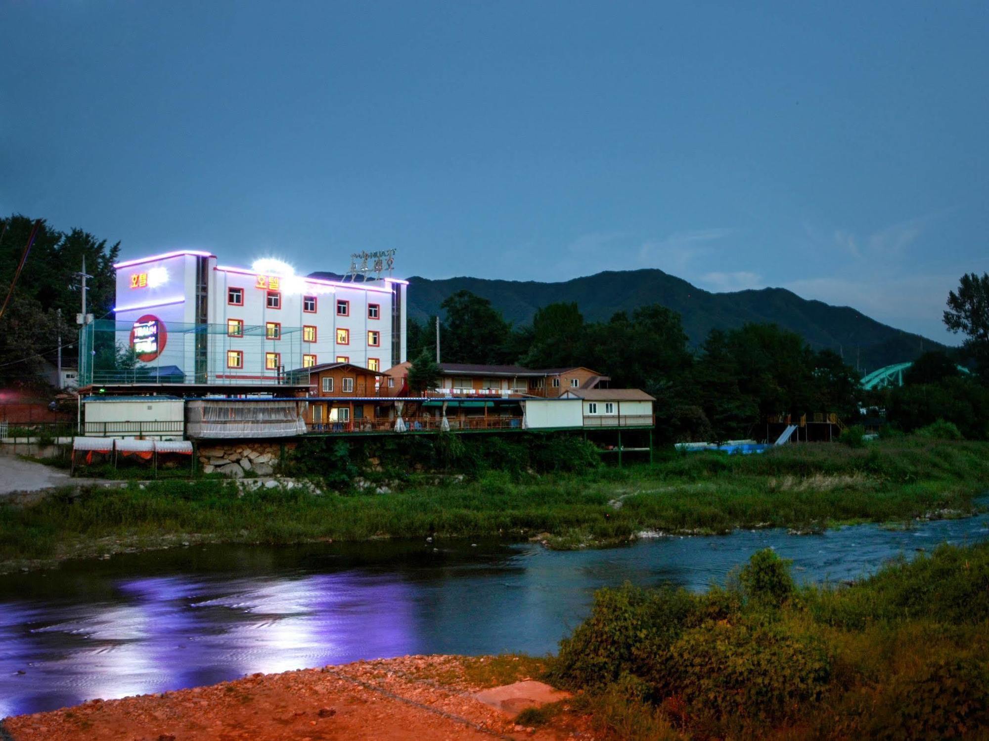 Traum Hotel & Condo Gapyeong Ngoại thất bức ảnh